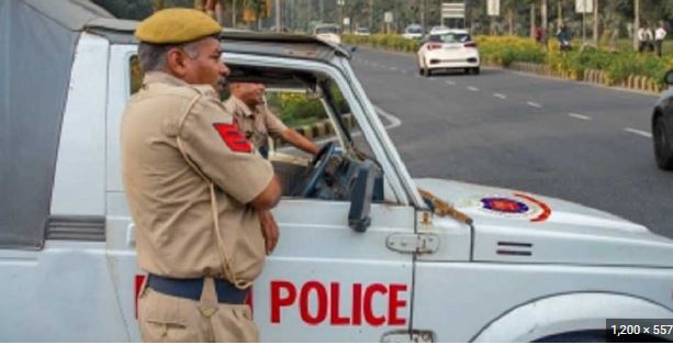 New Delhi : ब्रिटिश उच्चायोग के बाहर लगे अवरोधक हटाये, सुरक्षा अब भी चौकस