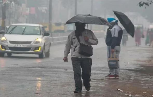 Weather : दिल्ली में आज फिर हल्की बारिश के आसार