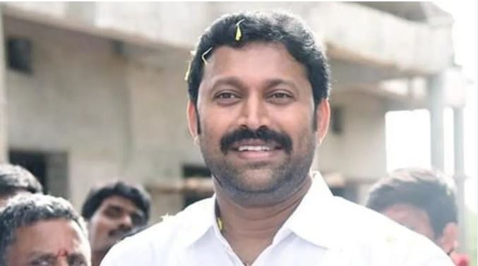 Andhra Pradesh : पूर्व मंत्री की हत्या के मामले में सीबीआई के समक्ष पेश हुए कांग्रेस के सांसद