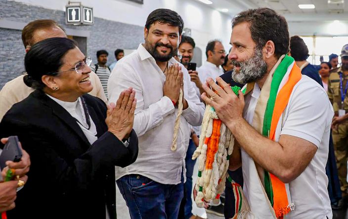 Rahul Gandhi : मानहानि मामले में सूरत की कोर्ट से राहुल को मिली जमानत