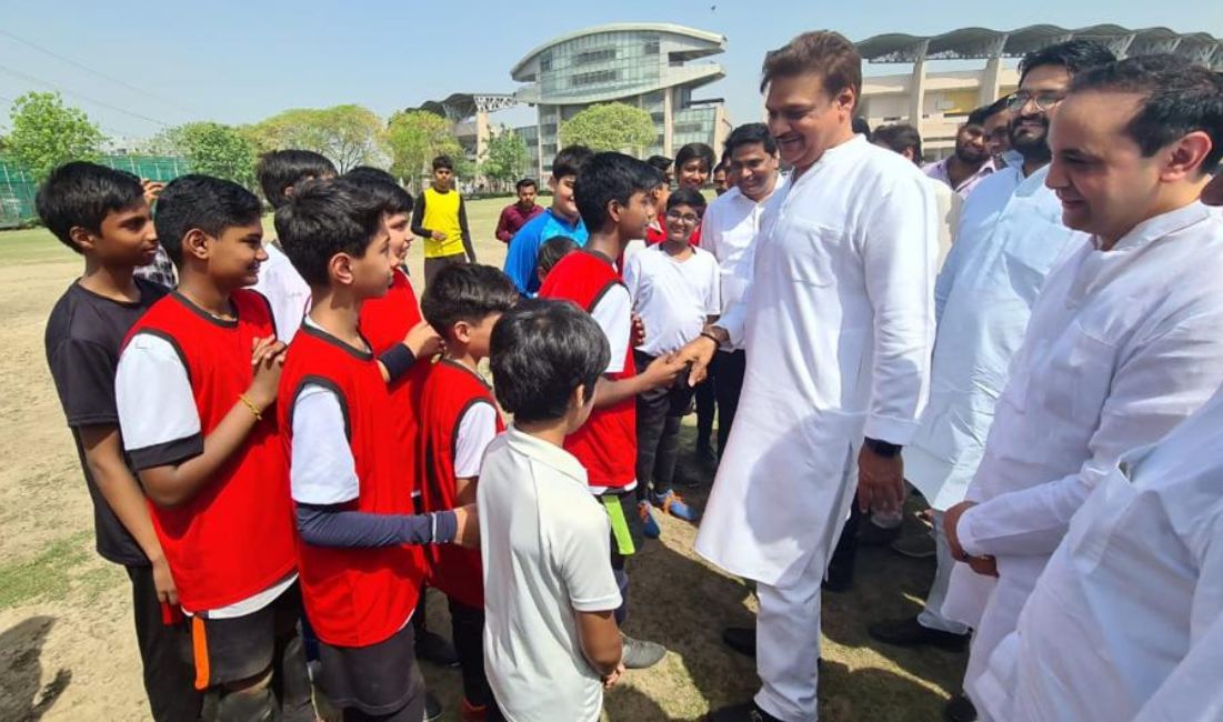 Noida : समाज व राष्ट्र के विकास में खेलों की भूमिका अहम : सुरेन्द्र नागर