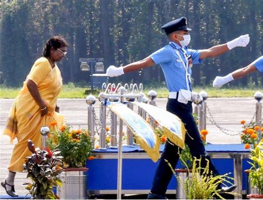 President of India राष्ट्रपति मुर्मू ने सुखोई-30 लड़ाकू विमान में उड़ान भरी