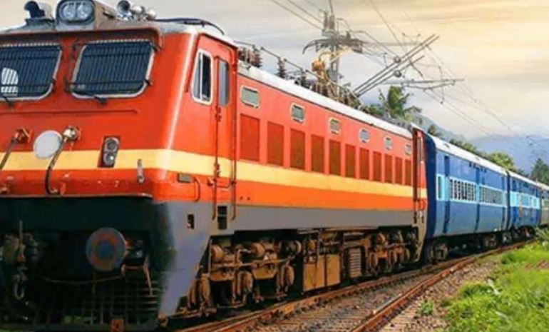 West Bengal : बंगाल में ST के दर्जे की मांग को लेकर कुड‍़मी समुदाय का प्रदर्शन, 85 ट्रेन रद्द