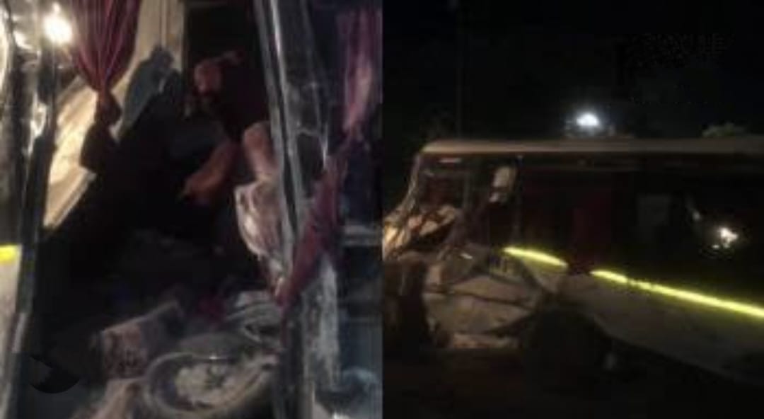 Ayodhya Road Accident : बस और ट्रक की जोरदार टक्कर में 7 की मौत, 40 घायल