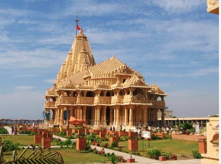 Gujrat Temple: Visiting the famous temple of Gujarat is no less than a fortune.