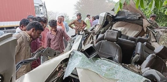 UP Accident : श्रावस्ती में बौद्ध परिपथ पर सड़क दुर्घटना में छह की मौत, आठ घायल