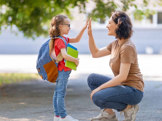 First day at School: When the child goes to school for the first time, follow these easy tips and make going to school easy
