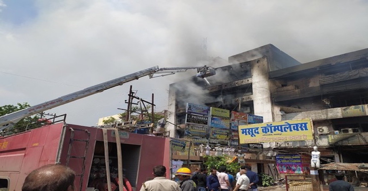 Kanpur Fire Accident : 1150 दुकानें ,2500 करोड़ का नुकसान, 72 घंटे बाद कानपुर की बुझी आग