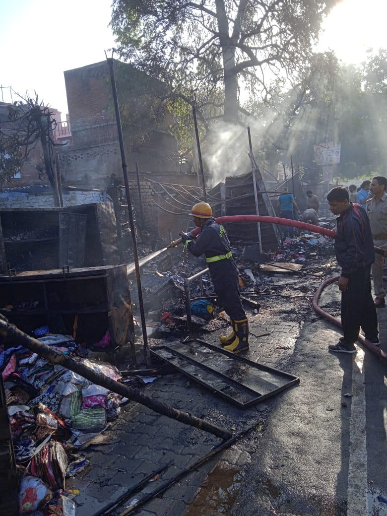 Kanpur Breaking: Fierce fire broke out in 40 shop market in Kanpur