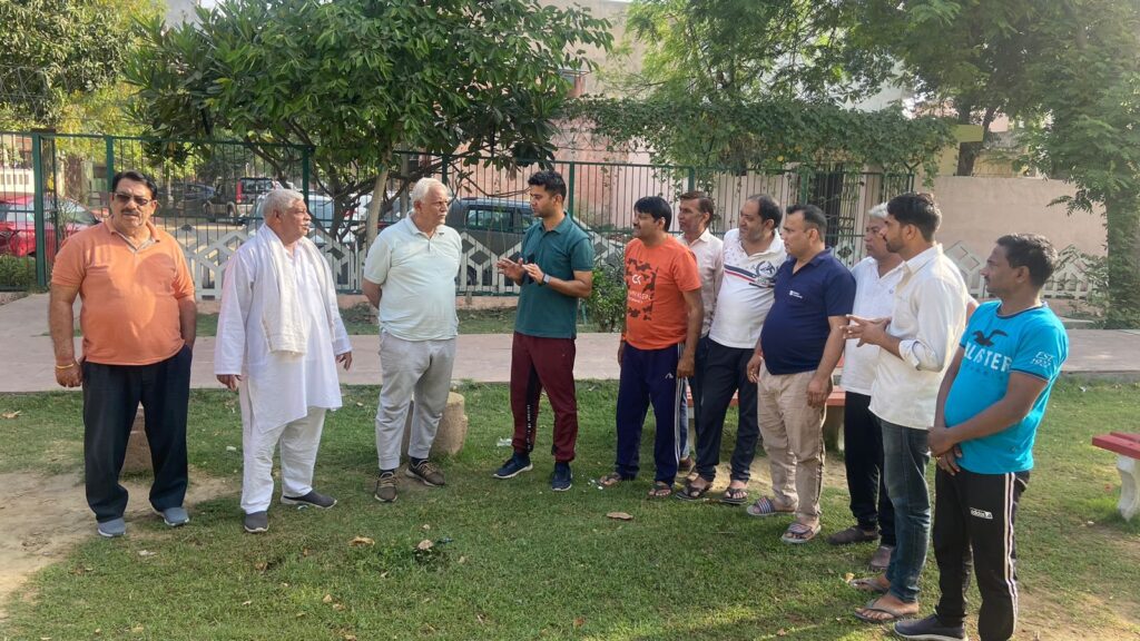 Greater Noida News : Gaurav Baghel inspected Beta 1 parks