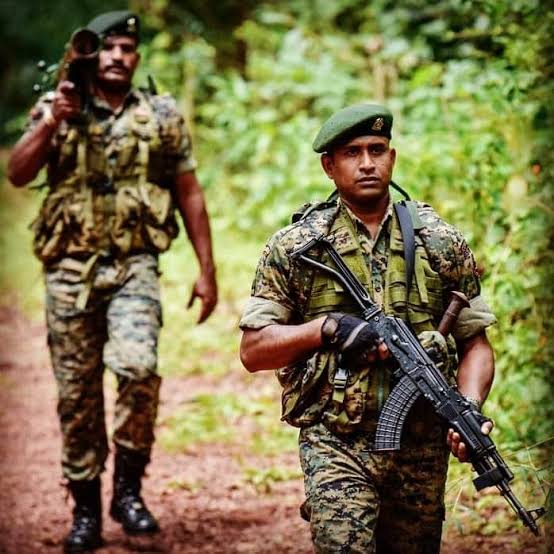 Photo Comparison Of CRPF Jawan Vs Commando Is Misleading | BOOM