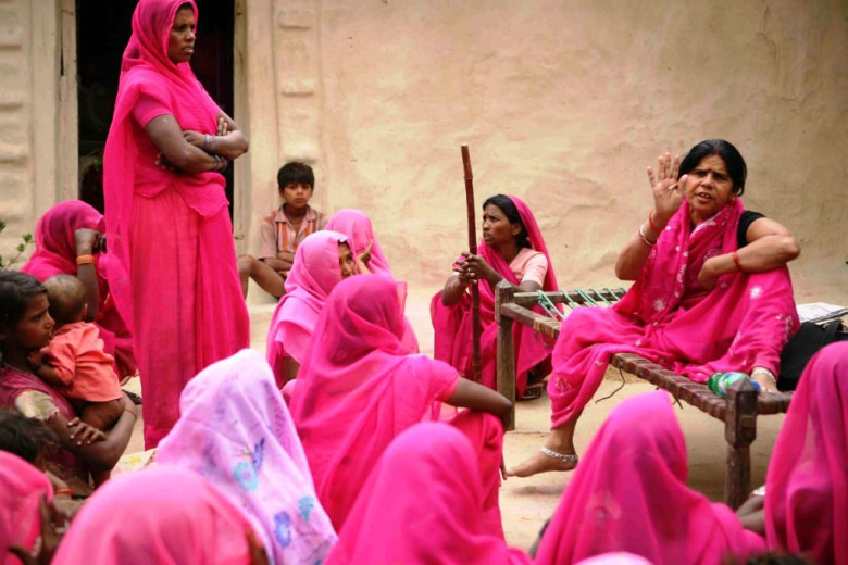 Gulabi Gang: