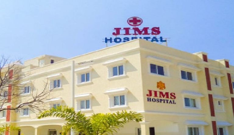 Noida News : कमरे में फांसी पर लटके मिले जिम्स अस्पताल के डाक्टर, जानें वजह
