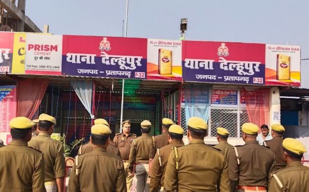 Pratapgarh : हैवान बनी पुलिस, डीएल न होने पर लगाया करंट, जाने पूरी कहानी