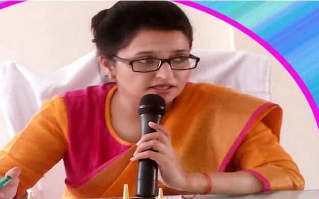 Noida Big Breaking News : यमुना प्राधिकरण की कार्यवाहक सीईओ मोनिका रानी बनीं बहराइच की DM, पढ़ें तबादला लिस्ट…