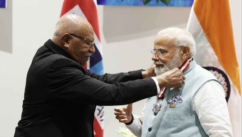 Fiji News : पीएम मोदी को मिला फिजी का सर्वोच्च सम्मान