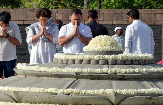 Tribute : राजीव गांधी की पुण्यतिथि पर कांग्रेस नेताओं ने दी श्रद्धांजलि