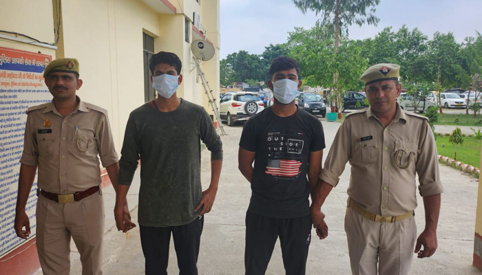 Noida News:  किसी और को सिपाही बनाने के जुगाड़ में पकड़े गए दो मुन्ना भाई