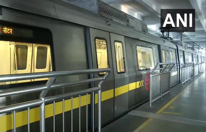 Delhi Metro News : केंद्रीय सचिवालय और उद्योग भवन मेट्रो स्टेशन के द्वार बंद