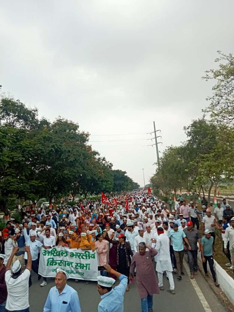 Greater Noida Framers Protest: Farmers did not get justice even after talks with officials