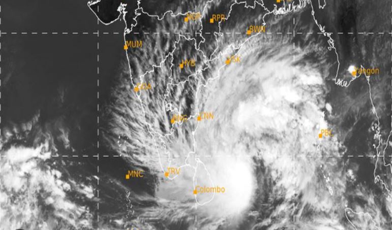 Cyclonic Storm : बंगाल की खाड़ी के ऊपर बना कम दबाव का क्षेत्र, चक्रवाती तूफान का खतरा : आईएमडी