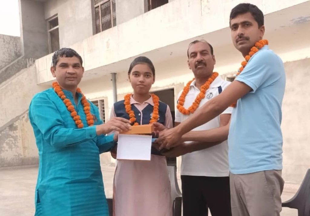 Dadri News: Congratulations to Priyanshi for getting 98 percent marks