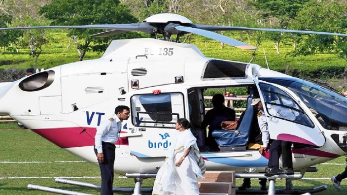 West Bengal News : खराब मौसम के कारण ममता बनर्जी के हेलीकॉप्टर की आपात लैंडिंग