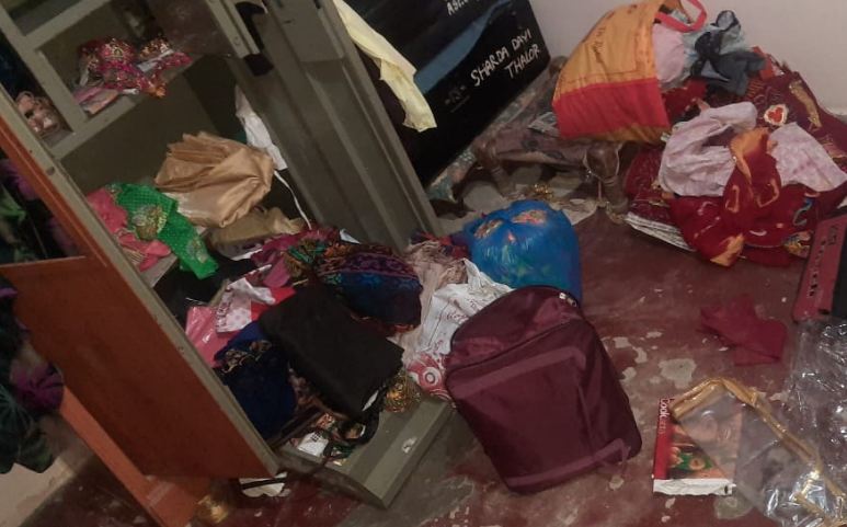 Noida News : सुप्रीम कोर्ट के वकील के घर से लाखों का सामान ले उड़े चोर