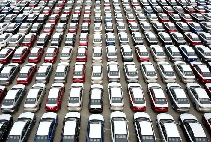 Business News : देश में बीते वित्त वर्ष में हुआ 2.7 करोड़ वाहनों का उत्पादन