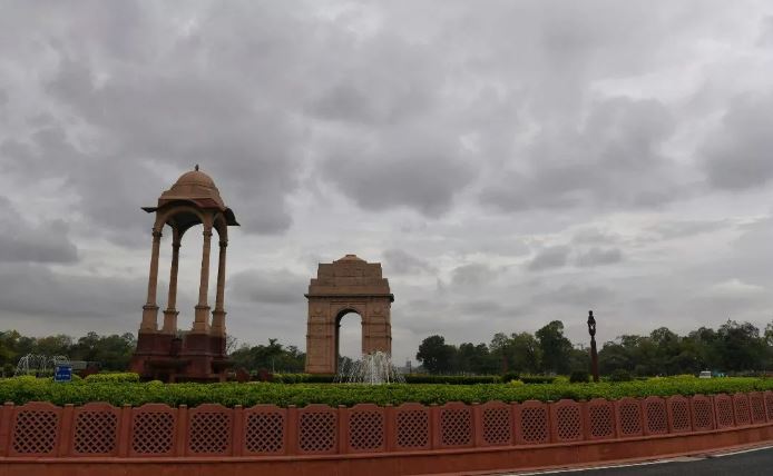 Weather Update : दिल्ली में कल तक बादल छाए रहने की उम्मीद