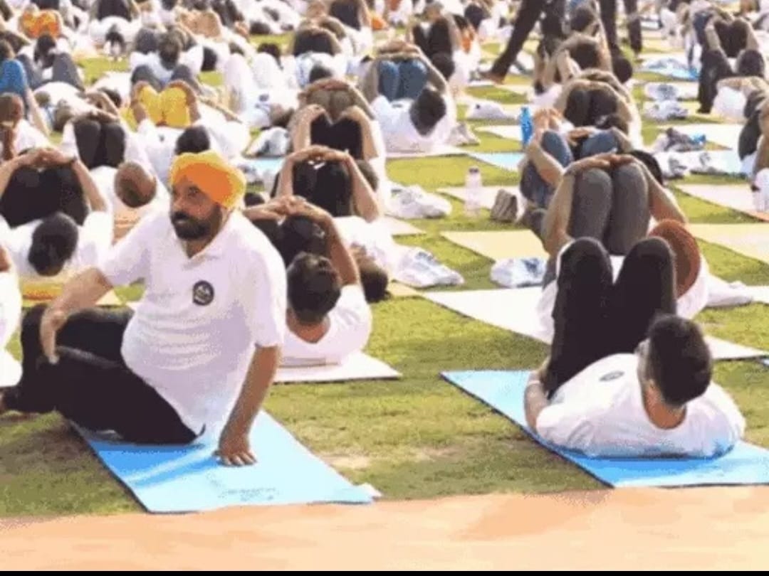 Punjab News: Yoga Day पर भगवंत मान ने लगाई योगशाला,खुद पूरी नहीं कर पाए 40 मिनट की क्लास 