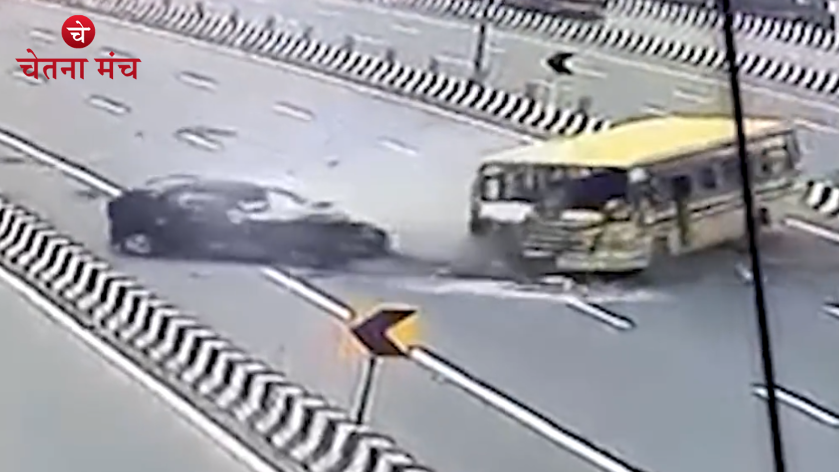 Breaking News: दिल दहला देने वाला विडियो, भीषण सड़क हादसा दिल्ली-मेरठ एक्सप्रेस पे, गाड़ी के उड़े परखच्चे, 6 लोगों की मौत – देखिये पूरा विडियो