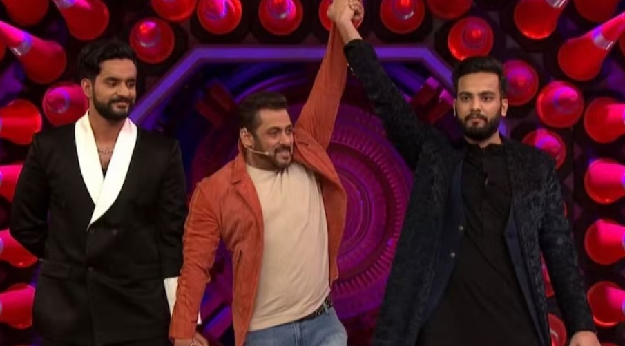 Bigg Boss OTT 2 Finale : पहले वाइल्ड कार्ड विनर बने एल्विश यादव, बिग बॉस ओटीटी 2 शो को जीत कर रचा इतिहास