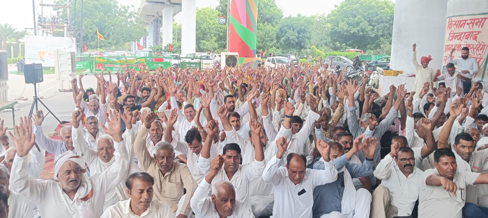 Greater Noida Farmer Protest : 22 अगस्त को क्षेत्र के नौजवान बेरोजगारी के मुद्दे पर जुलूस निकालकर करेंगे धरना प्रदर्शन, किसानों ने मीटिंग कर लिया यह बड़ा फैसला