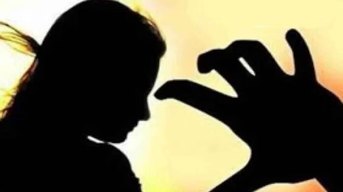 Greater Noida News : दुष्कर्म की नई गाथा लिखी कथावाचक ने, बच्चे को ठीक करने के नाम पर करता रहा बलात्कार