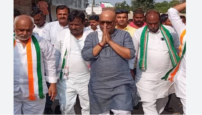 UP News : आजम से मिलने सीतापुर जेल पहुंचे कांग्रेस प्रदेश अध्यक्ष