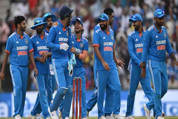 भारत-इंग्लैंड प्लेइंग इलेवन घोषित, टॉस हारकर भारत की पहले बल्लेबाजी