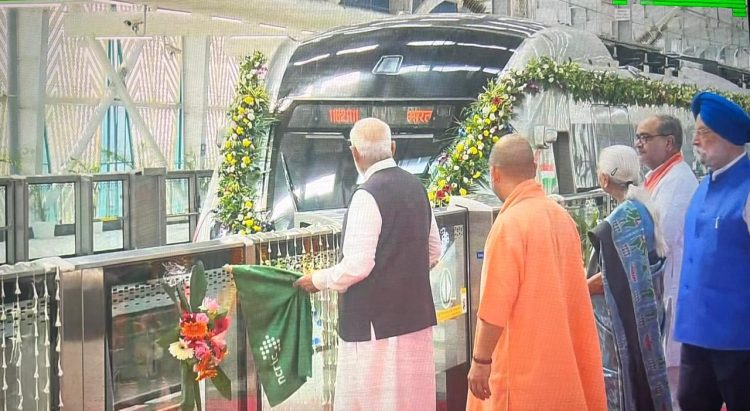 गाजियाबाद में PM Modi ने दिया नमो भारत ट्रेन का गिफ्ट