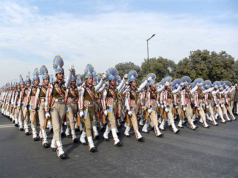 रक्षा मंत्रालय का महिला सैनिकों को दीवाली गिफ्ट, अब अधिकारियों की तरह ही सेना के हर कर्मचारियों को मिलेगी मैटरनिटी-चाइल्डकेयर लीव