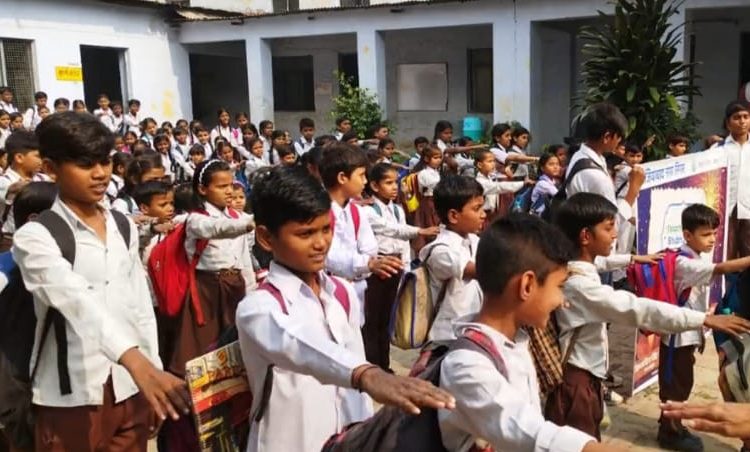 गाजियाबाद में स्वच्छ दिवाली के लिए छात्रों ने खाई कसम,बनेंगे स्वच्छ और स्वस्थ भारत के एंबेसडर