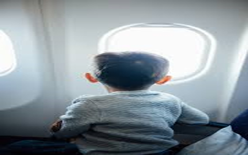 एयरलाइंस की गलती से दादी से मिलने जा रहा 6 साल का बच्चा गलत फ्लाइट से 160 किलोमीटर दूर पहुंचा