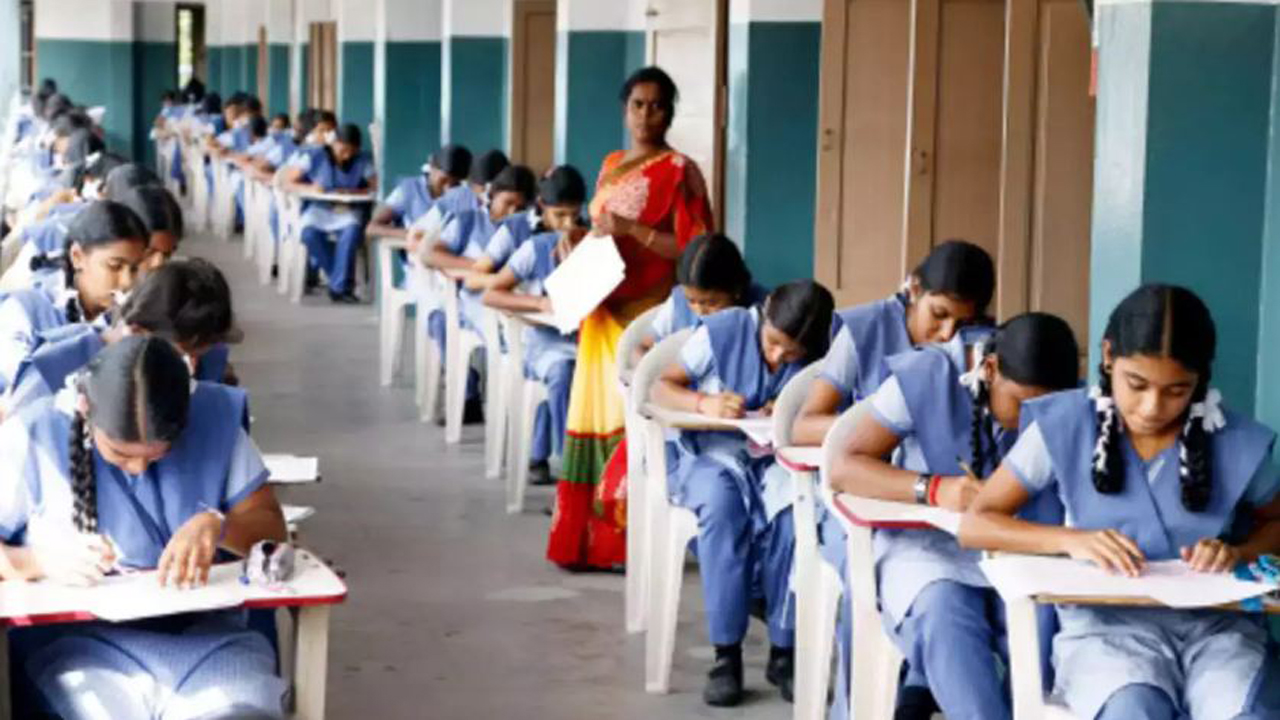 UP Board Exam 2024 : परीक्षाओं की तैयारी शुरू, रद्द होगी 199 स्कूलों की मान्यता