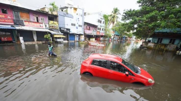 Cyclone Michaung :मिचौंग के चलते चेन्नई हुई पानी-पानी एयरपोर्ट और स्कूल बंद,पांच लोगो की मौत