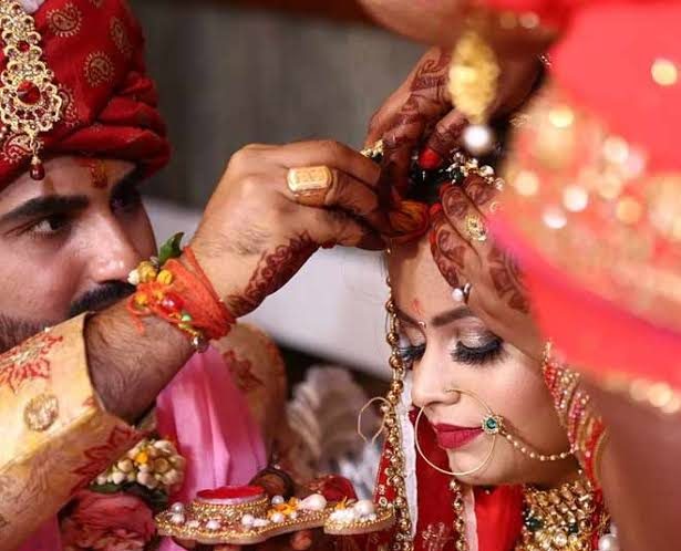 हिन्दू शादी मे की जाने वाली बेहद खास रस्में और उनके वैज्ञानिक कारण