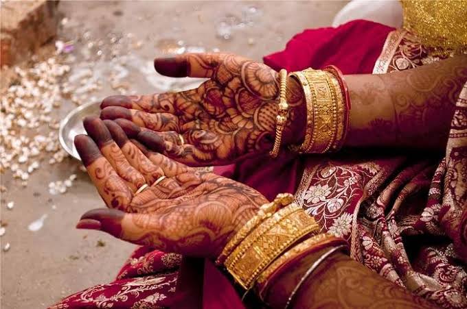 पुलिस को धता बता कर कराई नाबालिग बहनों की शादी, 10 के ख़िलाफ़ मुक़दमा दर्ज