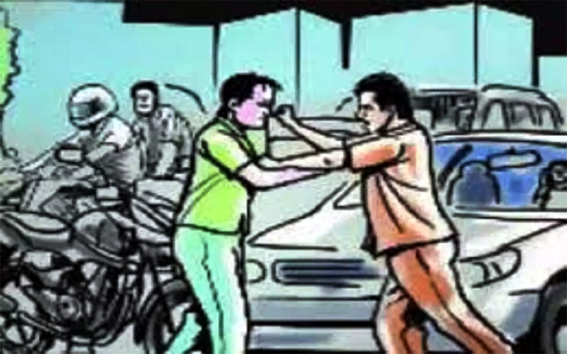 Noida News : रोडरेज में भाजपा कार्यकर्ता को कार से खींचकर पीटा
