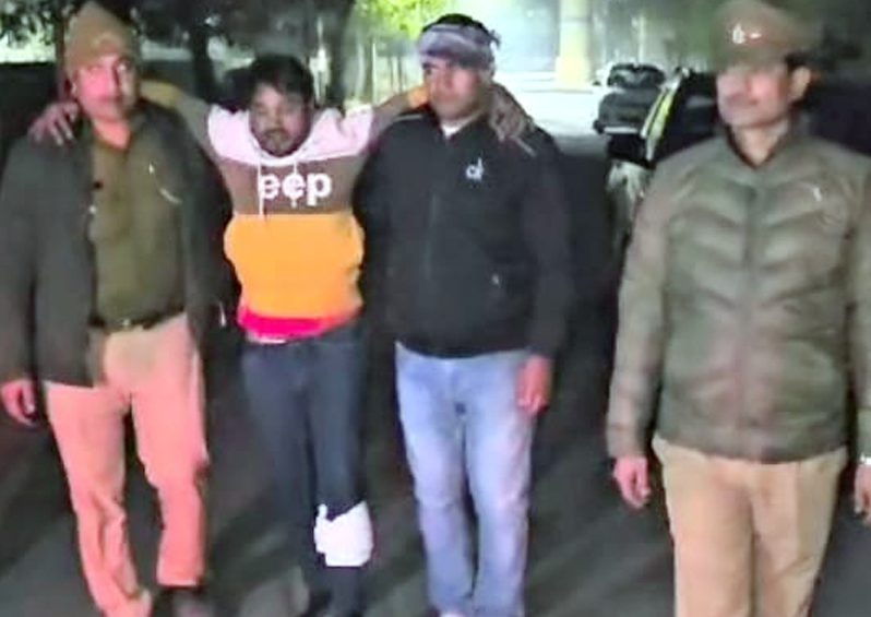 Noida News : पुलिस की गोली से चेंटा हुआ लंगड़ा