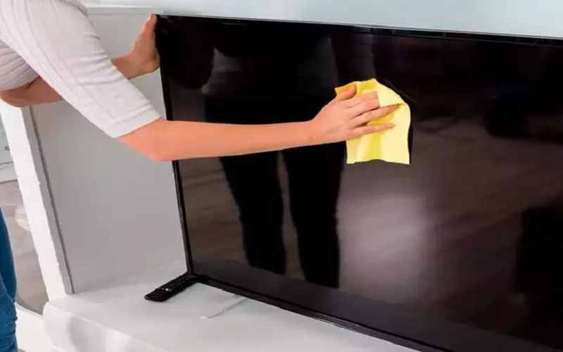 TV Screen Cleaning
