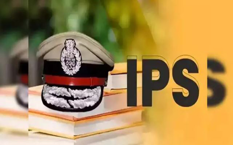 उत्तर प्रदेश में चुनाव आयोग ने बदले 4 IPS अधिकारी