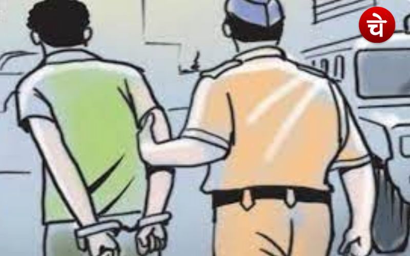 लाखों की धोखाधड़ी कर भागने की फिराक में था जालसाज, पुलिस ने धर दबोचा